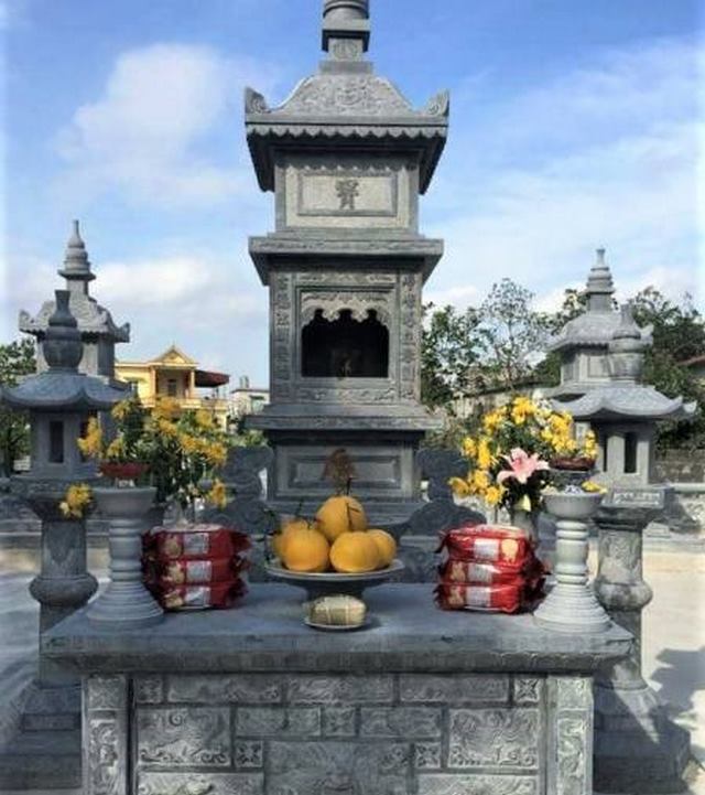 Mộ tháp đá thiết kế đặc biệt dành cho người theo đạo Phật