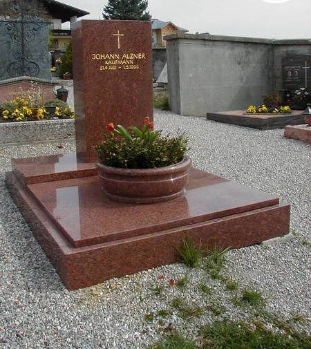 mộ đá granite đỏ nguyên khối