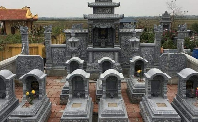 Lăng mộ đá xanh Vĩnh Lộc