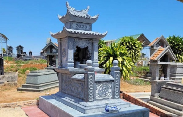 Mẫu Mộ Đá Xanh Hai Mái thi công tại Hải Châu, Đà Nẵng