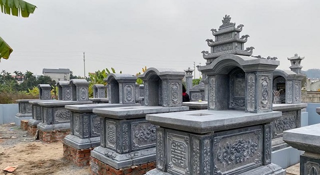 Hình ảnh ngôi mộ đơn một mái có thiết kế đơn giản với phần mái vòm